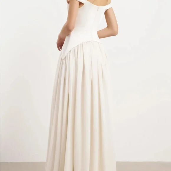 Elegant Off-Shoulder Cream Maxi Dress - Picture 2 of 2